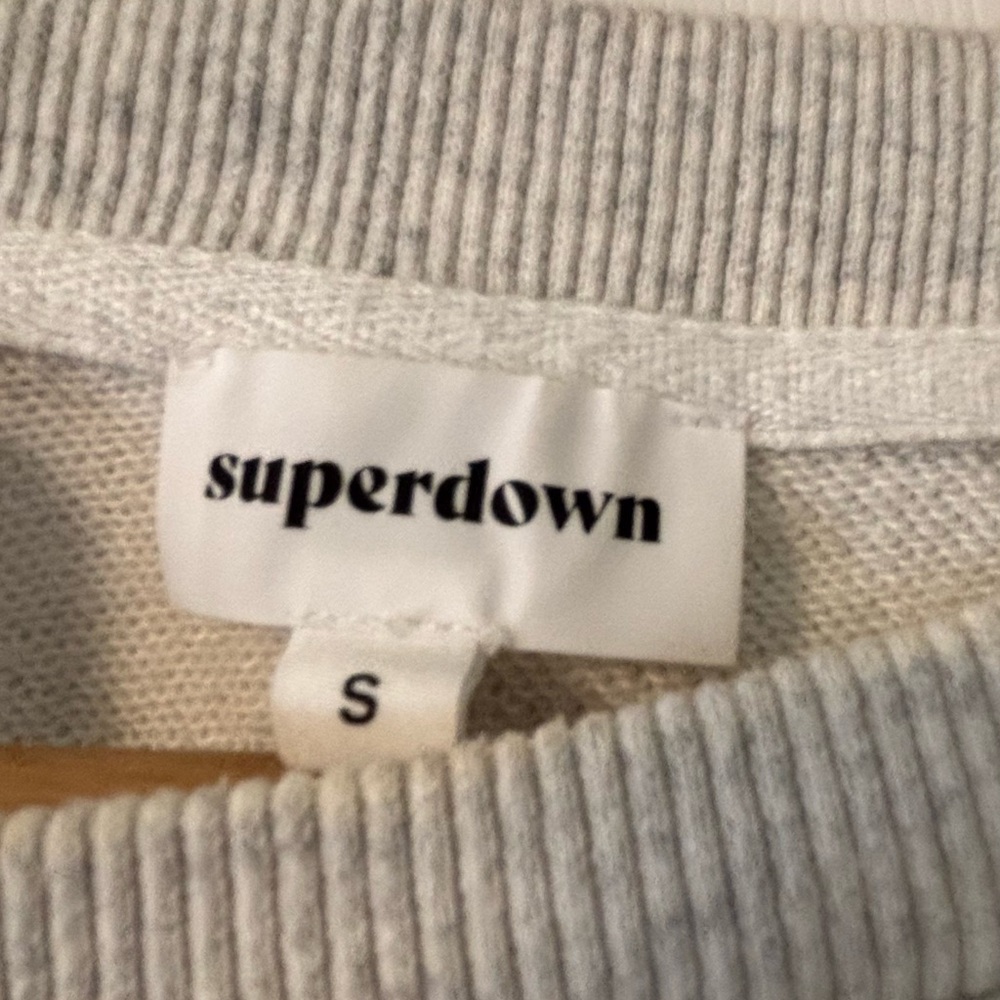 Superdown Light Gray Boxy Cropped Sweatshirt - image 3